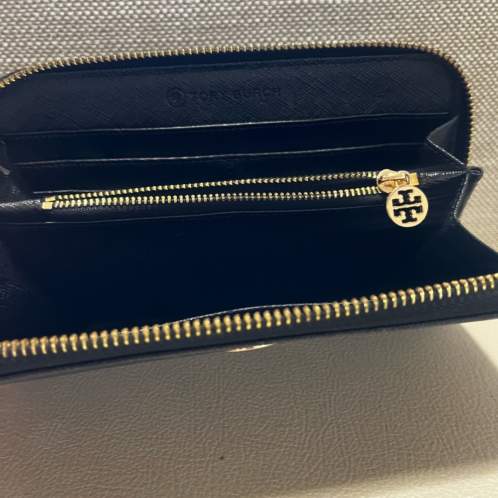 Tory Burch Robinson Black Leather Zip Continental Wallet Women’s - Picture 8 of 11